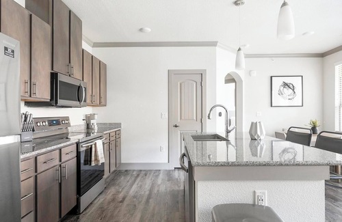 Manor Apartment | Landing at The Flats at Shadowglen - 1 Bedroom .