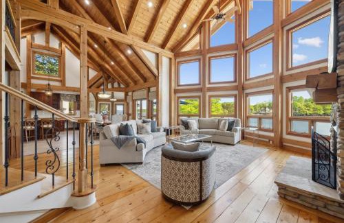 Denver House | Landing at the Lake