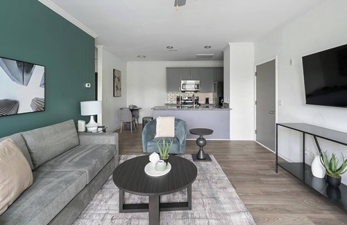 Green Hills Apartment | Landing at The Metropolitan - 1 Bedroom in Nash.