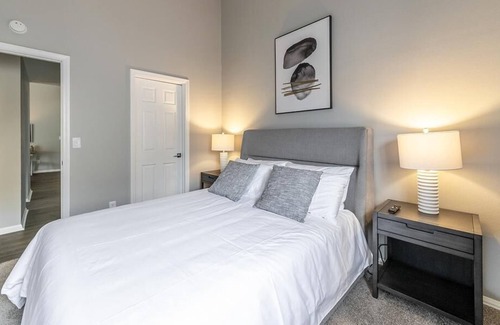 Ballwin Apartment | Landing at Waterford Manors - 2 Bedrooms in Valley Park