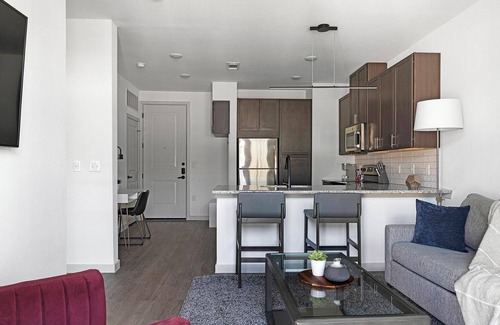 Dallas Apartment | Landing | Chic 1BD, Pool, Clubhouse