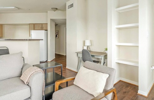 Southbelt/Ellington Apartment | Landing | Chic 2BD, Game Room, Gym