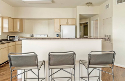 Southbelt/Ellington Apartment | Landing | Chic 2BD, Game Room, Gym