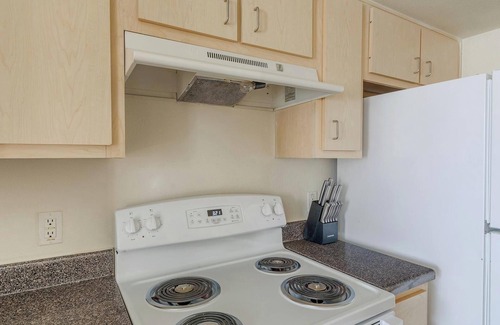 Southbelt/Ellington Apartment | Landing | Modern 1BD, Game Room, Clubhouse