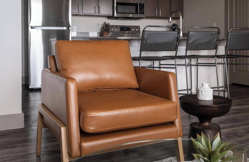 Manor Apartment | Landing | Modern 1BD, Pool, Courtyard