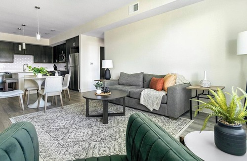 Palmetto Apartment | Landing | Modern 2BD, Pool, Clubhouse