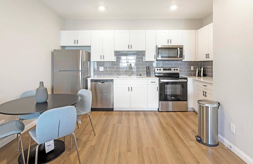 Townsite Apartment | Landing | Spectacular 2BD, Pool, Rooftop Lounge