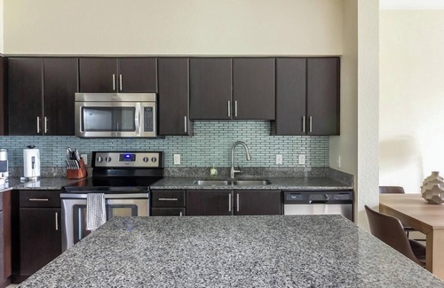 Miramar Apartment | Landing | Stunning 2BD, Clubhouse, Gym