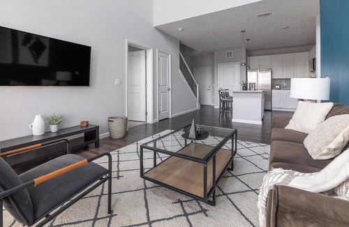 Northwest Columbus Apartment | Landing | Stylish 2BD, Gym