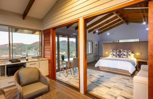 Oudtshoorn Cabin | Landrani Luxury Lodge