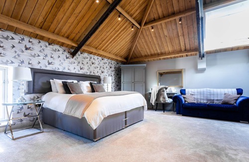 Talbot Green Bed & Breakfast | Lanelay Hall Hotel & Spa