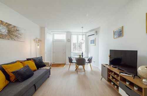 Lapa Apartment | Lapa Stylish Apartment A by Vacationy