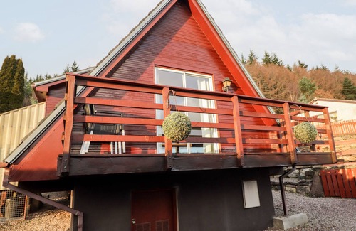 Heights of Achterneed Cottage | Larchfield Chalet 2