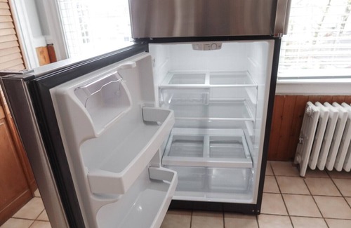 West Orange Apartment | Large 2BR Apt w/Balcony | Quick NYC Train