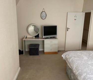 Sleaford House | Large 4 bedroom house