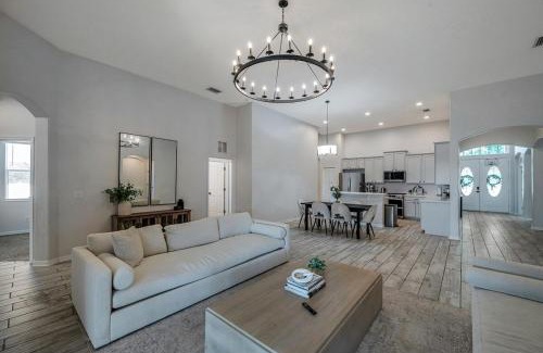 Parrish House | Large 5 bd home close to Beaches