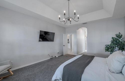 Parrish House | Large 5 bd home close to Beaches