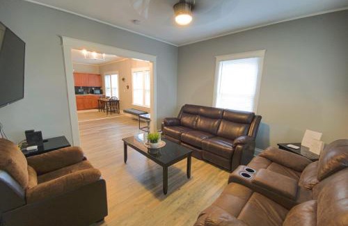 Niagara Falls House | Large 6BR, 2 bath in Niagara Falls