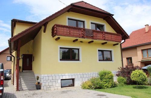 Demanova House | Large 8-bedroom house with garden and WiFi in Liptovský Mikuláš