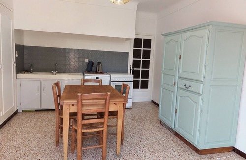 Beaucaire Villa | Large air-conditioned villa on the outskirts of Beaucaire.