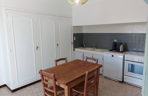 Beaucaire Villa | Large air-conditioned villa on the outskirts of Beaucaire.