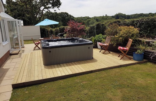 Cardigan House | Large and spacious modern house with heavenly hot tub close to stunning beaches
