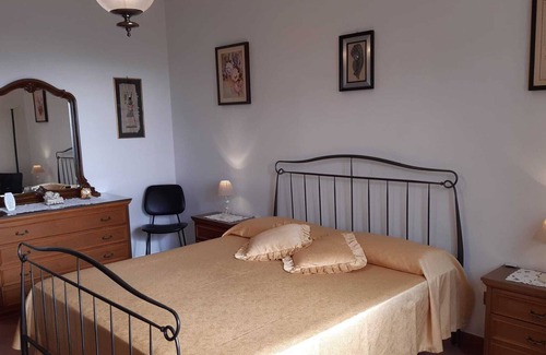 Artallo Apartment | Large apartment in detached villa, garden, sea view, parking, WiFi