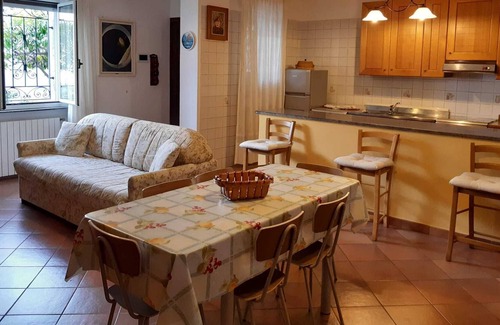 Artallo Apartment | Large apartment in detached villa, garden, sea view, parking, WiFi