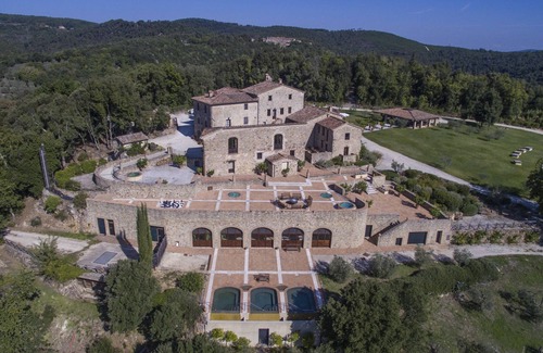 Tocchi Villa | Large estate for 16 in Tuscany: spa, near siena, monticiano