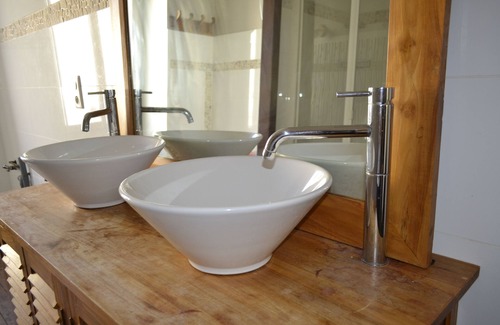 Chef-Boutonne Bed & Breakfast | Large family room