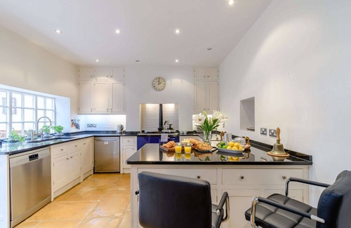 Bledington Cottage | Large friendly holiday cottage near to Kingham, Daylesford and Stow on the Wold - Milton House
