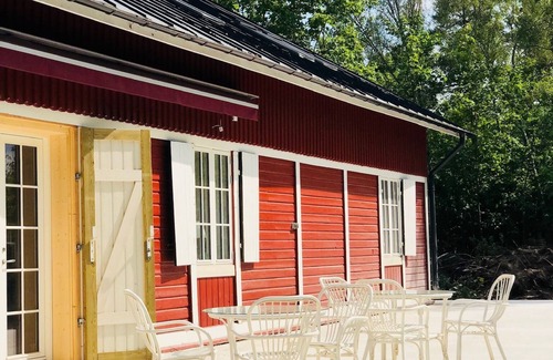 Tingstade House | Large fully renovated villa in private setting. Close to lake /activities