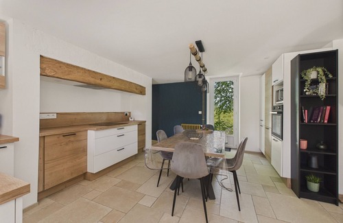 Terrasson-la-Villedieu Ski Chalet | Large garden and terrace for 7 people