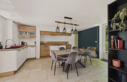 Terrasson-la-Villedieu Ski Chalet | Large garden and terrace for 7 people