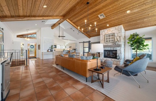 Spicewood House | Large Group Fave - Huge Patios, BBQ Grill, Views