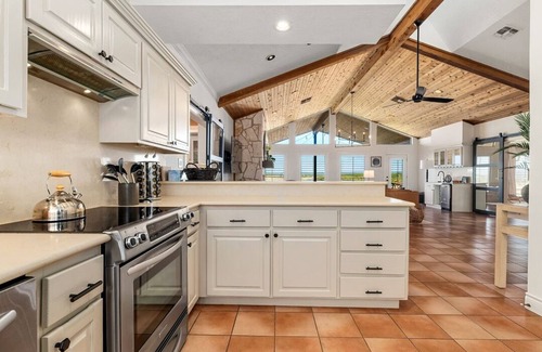 Spicewood House | Large Group Fave - Huge Patios, BBQ Grill, Views