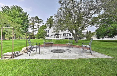 Wisconsin Dells Cottage | Large Home w/Indoor Basketball Court + Game Room!