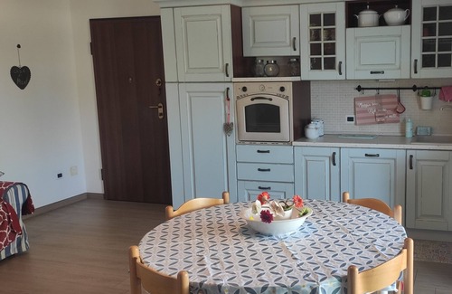 Cologna Spiaggia Apartment | Large garden within walking distance of the sea! Home for families with pets