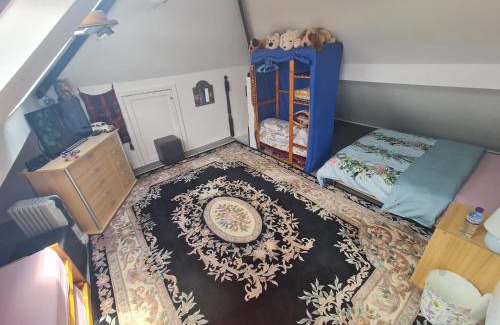 Biddulph House | Large private room in Biddulph-Stoke On Trent