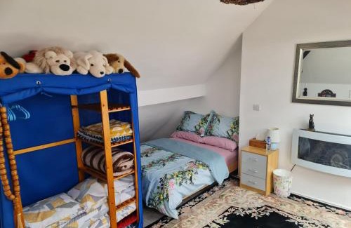 Biddulph House | Large private room in Biddulph-Stoke On Trent