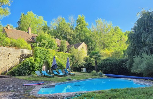 Estouy House | Large property with 2 houses and 1 heated swimming pool 1h20 south of Paris.