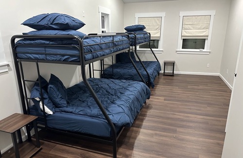 Centre Cabin | Large, quiet cabin on Weiss Lake with excellent views