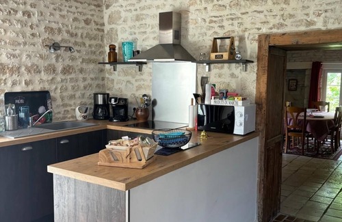 Ardillieres House | Large, quiet gîte, swimming pool, table tennis, table soccer