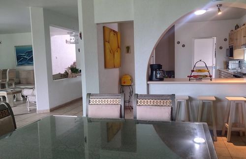 Cocoyoc House | Large rest house with pool