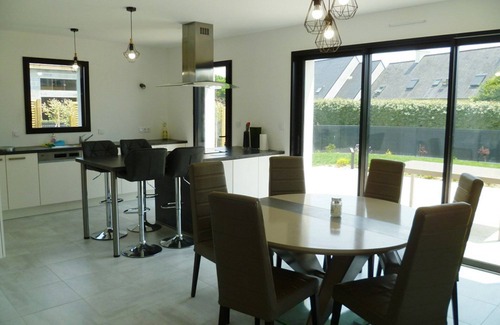 Plobannalec-Lesconil Villa | Large spacious contemporary house on the Atlantic with swimming pool