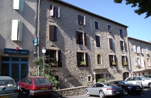 Saint-Rome-de-Tarn Apartment | Large studio in a charming small village on the banks of the Tarn