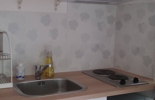 Saint-Eloi Apartment | Large studio in garden with pool