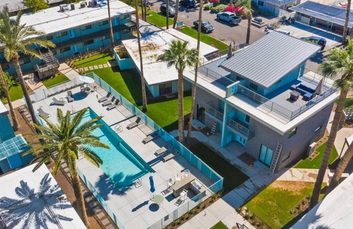 South Scottsdale Apartment | Large Studio Rooftop & Poolside - Walk to Old Town