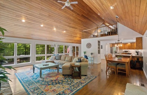 Basye House | Large updated home with Game Room, Theater, hot tub and fire pit on Bryce Resort