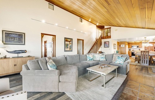 Fort Bragg House | Large waterfront home with deck & private cove - amazing panoramic views